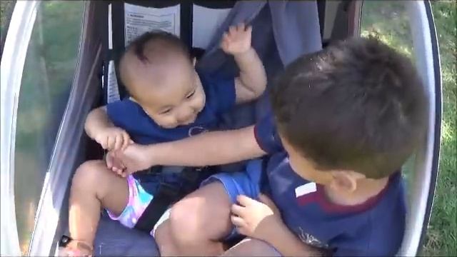 two kids enjoying the jogger stroller смотреть онлайн