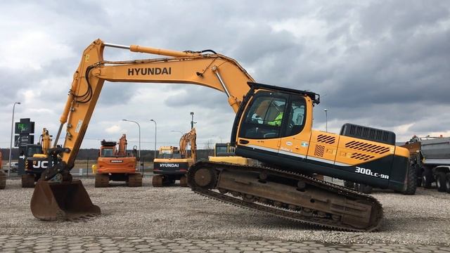 Hyundai R300 - LC9A смотреть онлайн