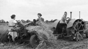 Слава героизму русской женщины!!!! Гимн Михаила Исаковского и Олега Лихачева