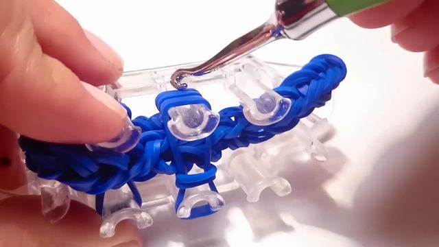 Как сплести СКРИПИЧНЫЙ КЛЮЧ на станке МОНСТЕР ТЭИЛ, Радужки Rainbow Loom смотреть онлайн