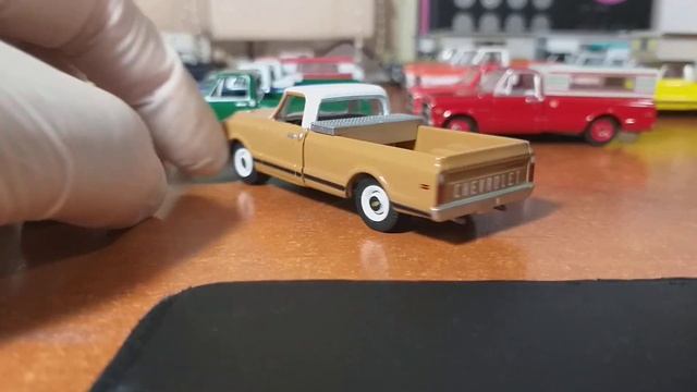 My Chevrolet C10 truck collection from Greenlight - with green machines смотреть онлайн