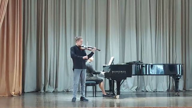 Хмыров-Кузнецов Елисей (13 лет) Ф.Верачини Соната  си-минор (3, 4 части) М.Скорик 