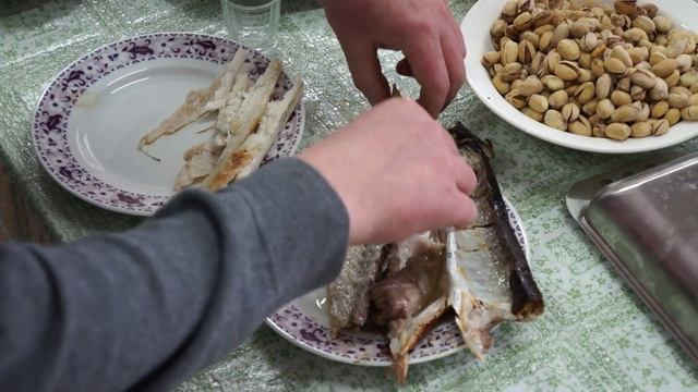 Мастер-класс по разделке копченой рыбы от Игоря Гордеева смотреть онлайн