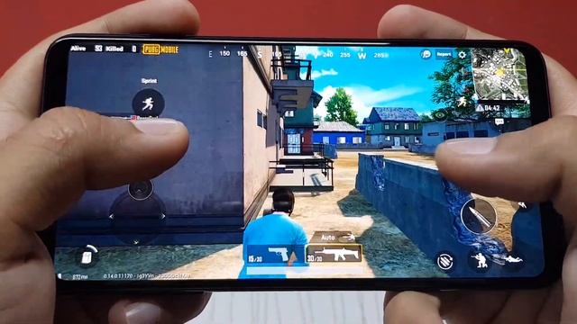 LG V30+ PUBG Performance at Higher Settings смотреть онлайн
