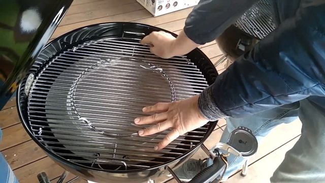 Сравнение угольных грилей Weber master-touch Premium E-5770 и Weber master-touch E-5750 смотреть онлайн