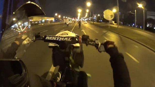 Aprilia sr 50r Scooter stunt 2019 Moscow стант на скутере по Москве 2019 смотреть онлайн