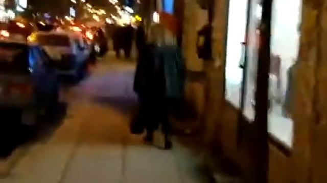Алла Пугачева гуляет по улицам Москвы. смотреть онлайн