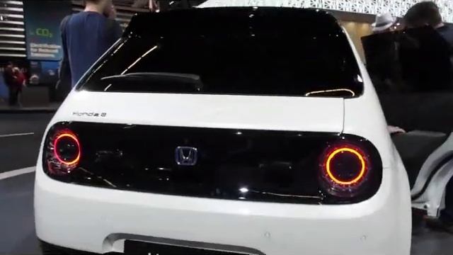Honda e смотреть онлайн
