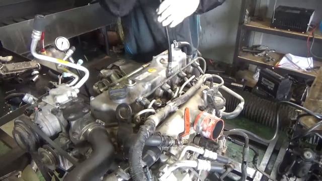 Проверка компрессии в двигателе d4dD 6286751 смотреть онлайн