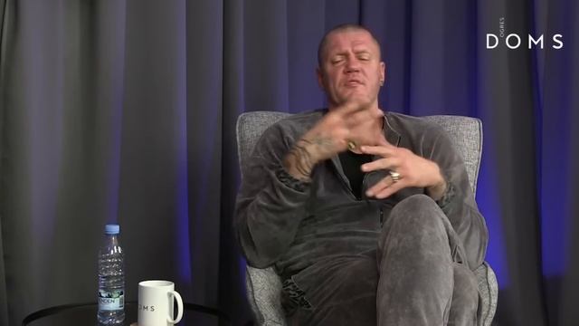 Kaspars Kambala par laulībām, zvaigznes statusu, dzeju, tēvreizi, tuvinieku nāvi, mīlestības došanu смотреть онлайн