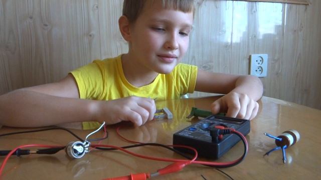 КАК ИЗМЕРЯТЬ РЕЗИСТОРЫ ? Омами !