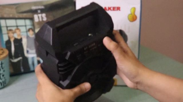 UNBOXING CHEAP PORTABLE KARAOKE AND BLUETOOTH SPEAKER FROM LAZADA смотреть онлайн