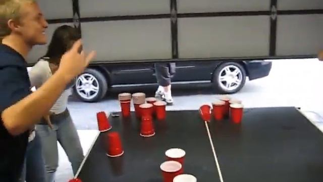 How to play Flip Cup! смотреть онлайн