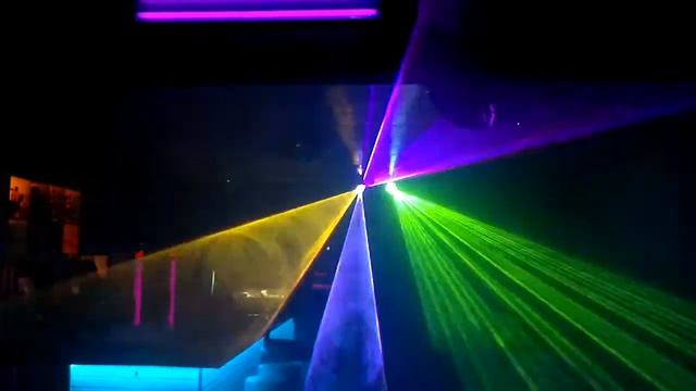 LASER DREAMS смотреть онлайн