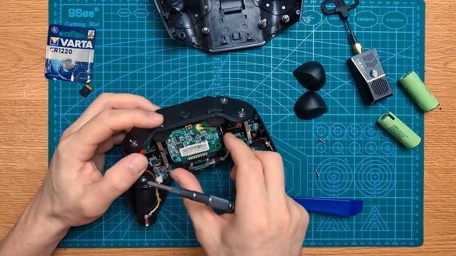FrSky Xlite как открыть корпус и поменять батарейку CR1220