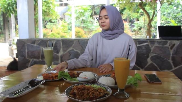 Aplikasi Pemesanan Menu Makanan Restoran Berbasis QR-Code (Studi Kasus : Nariwi Resto) смотреть онлайн