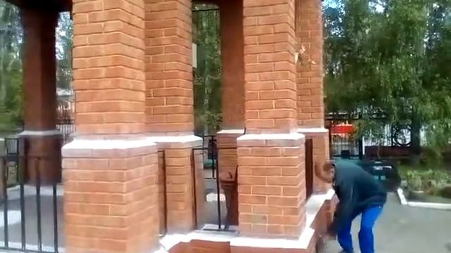 У церкви. Барнаул