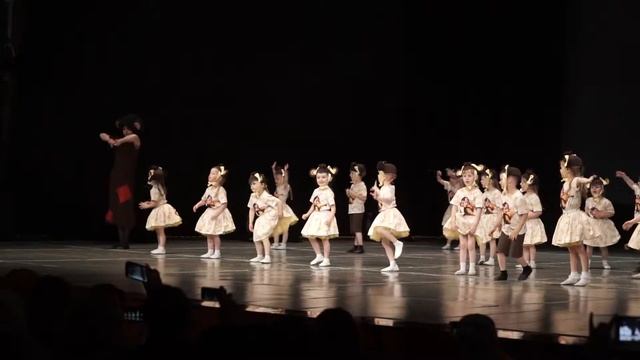 2. «В каждом маленьком ребенке». Группа Фанни Денс, постановка Федянина Яна смотреть онлайн