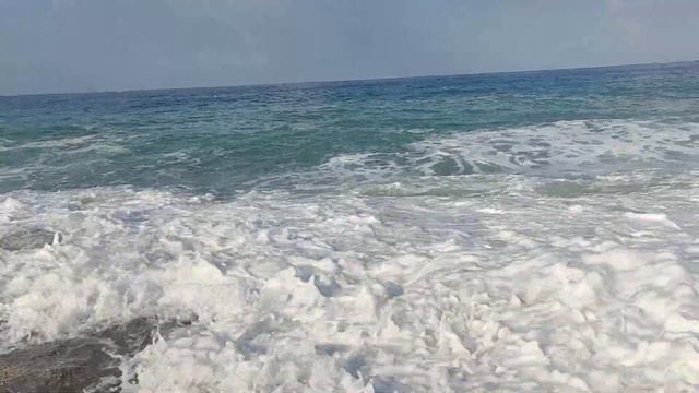 Утро. Средиземное море. Волны смотреть онлайн