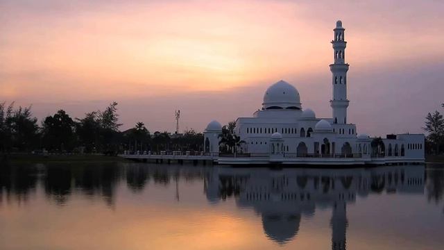 Tengku Tengah Zaharah Mosque in Kuala Terengganu - Malaysia | Islamic Videos смотреть онлайн