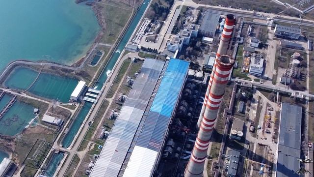 Ставропольская ГРЭС в Солнечнодольске с дрона. Электростанция на Новотроицком водохранилище смотреть онлайн