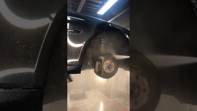 Регулярная мойка подвески арок и днища автомашины BMW 5