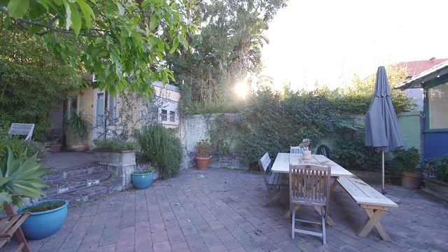 28 Sir Thomas Mitchell Road, Bondi Beach смотреть онлайн