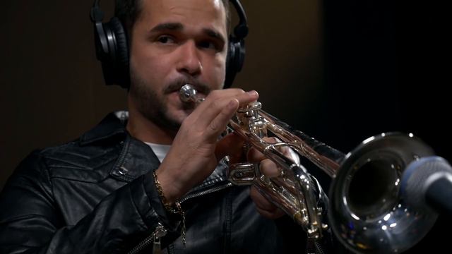 Esma Redžepova & Folk Masters - Čaje Šukarije (Live on KEXP) смотреть онлайн