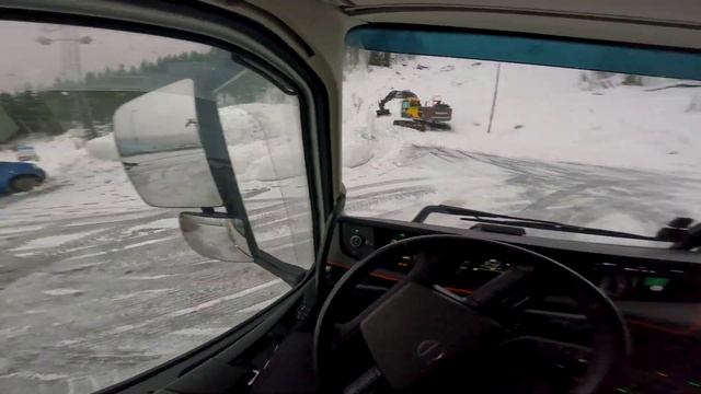 I make delivery to the ski resort in Narvik POV Truck Driving Norway 4K60 Volvo FH540 смотреть онлайн