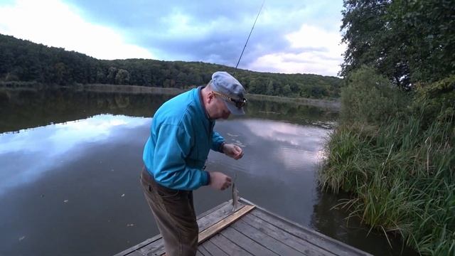 Ловля КАРПА осенью в перемену погоды! смотреть онлайн