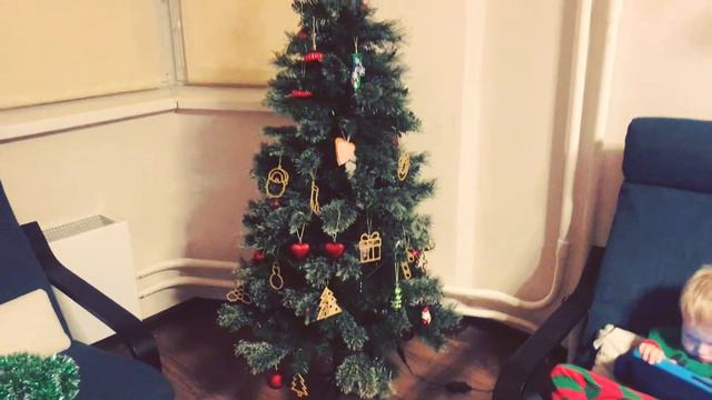 Vlogmas #3 идеи украшения елки в стиле осознанного потребления смотреть онлайн