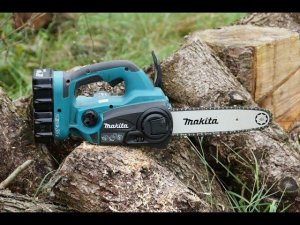 СМАЗКА НОВОЙ аккумуляторной цепной пилы Makita LXT DUC302RF2. Где ОТК Makita?