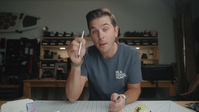 Why Everyone is BREAKING OPEN APPLE AIRTAGS смотреть онлайн