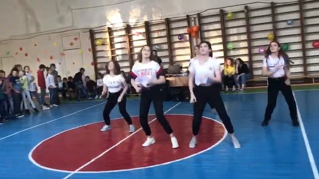 Школьная дискотека. Наш танец■♡ смотреть онлайн