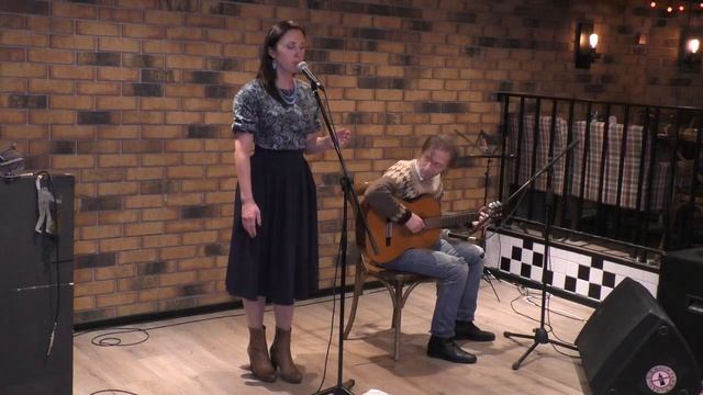 Мария Верстакова и Алексей Ушаков - Одесную одну я любовь посажу смотреть онлайн