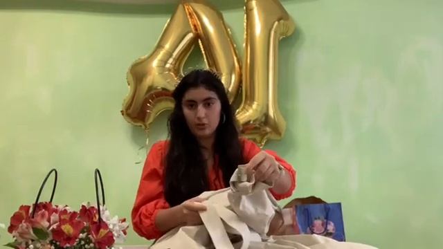 мой ДеНЬ РоЖДенИЯ ? Что мне ПОДАРИЛИ РОДИТЕЛИ??Зачем мне ПОСТЕЛЬНОЕ БЕЛЬЁ?Откуда БРАСЛЕТ?? смотреть онлайн