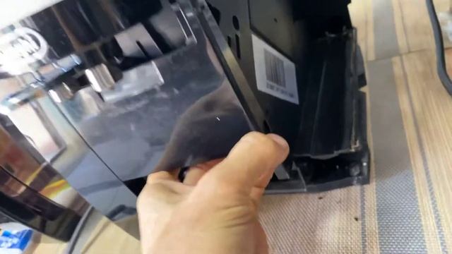 Delonghi Magnifica S течёт. Вода под корпусом. Ecam 22.110 23.120 23.420 23.450 21.117 250.33