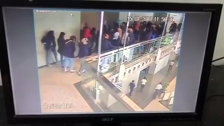 Обрушение в индонезийской бирже смотреть онлайн