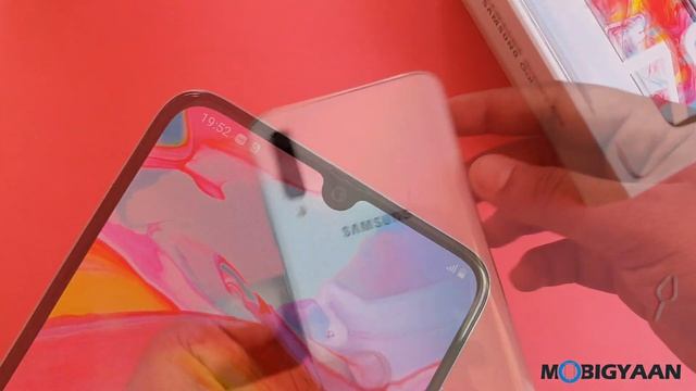 Samsung Galaxy A70 Unboxing And Features Overview (Hindi) смотреть онлайн
