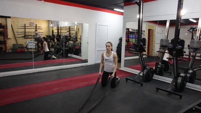 Упражнения с тренировочным канатом. Упор стоя на коленях смотреть онлайн