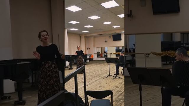 отрывок из песни "Лучше нету того цвету " поёт Ирина Нэлсо смотреть онлайн