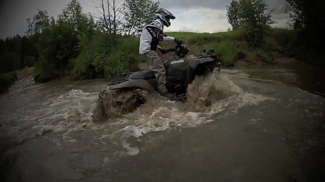 Краш-тест квадроцикла SUZUKI 750 смотреть онлайн