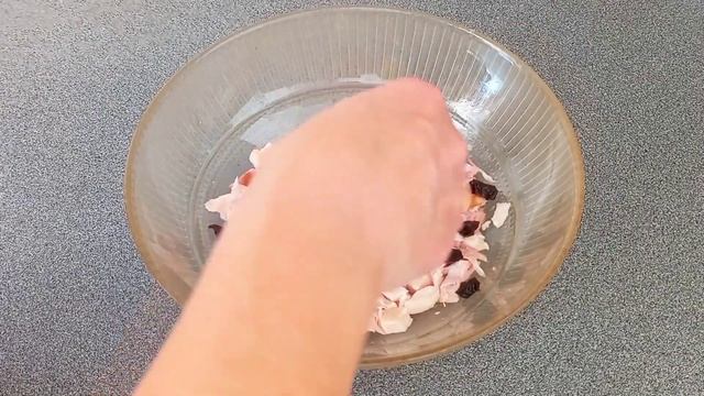 Слоёный салат с копчёной курицей и морковью по-корейски