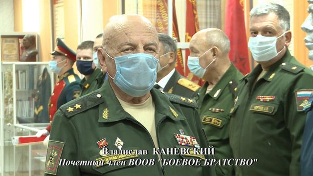 В Смоленске вручили орден Мужества семье погибшего летчика смотреть онлайн