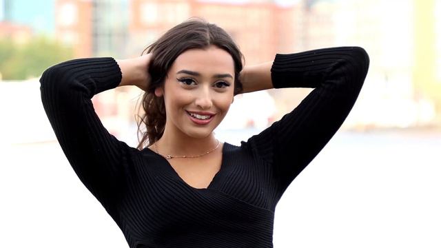 Как понять что ты нравишься девушке? смотреть онлайн