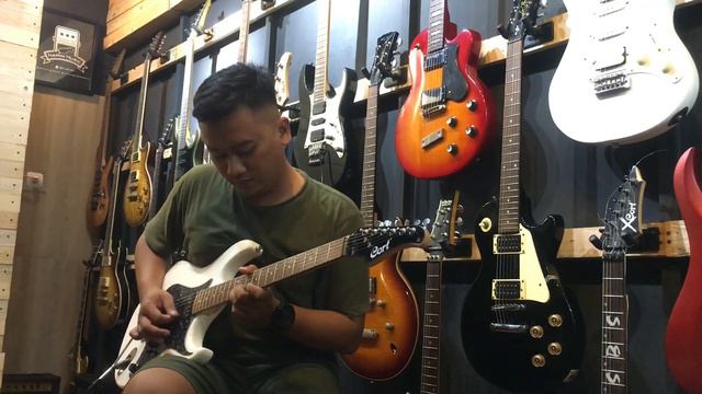 Cort G110X White Electric Guitar смотреть онлайн