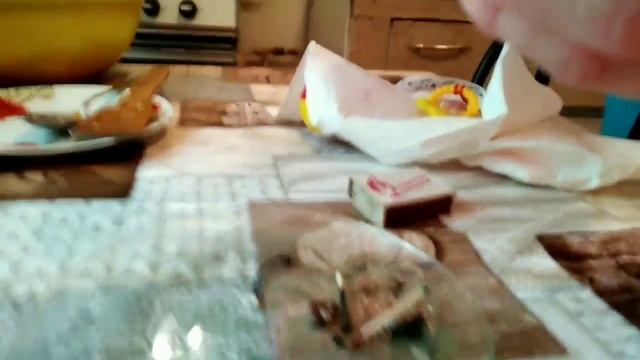 ШОКОЛАД ГОРИТ？СЖИГАЕМ НАСТОЯЩИЙ ШОКОЛАД！ смотреть онлайн