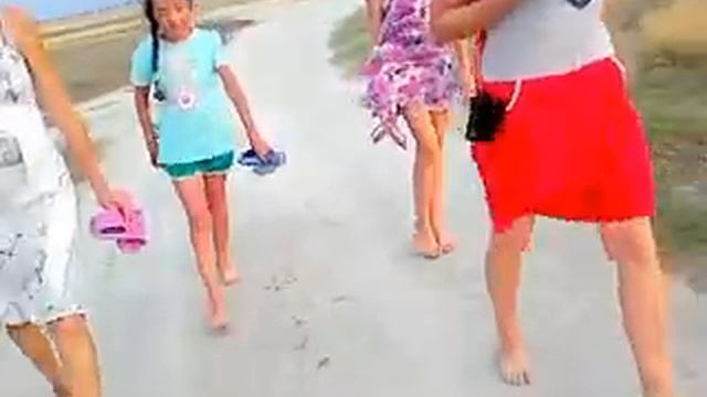 Почему полезно ходить босиком смотреть онлайн