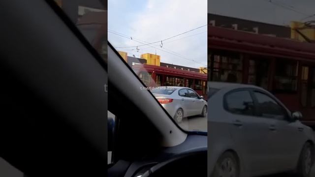 ???В Казани сошёл с рельсов очередной трамвайМУП «Метроэлектротранс» смотреть онлайн