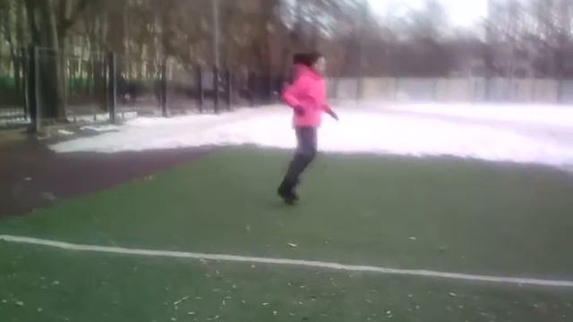 Девочки тоже могут играть в футбол!!?!! смотреть онлайн